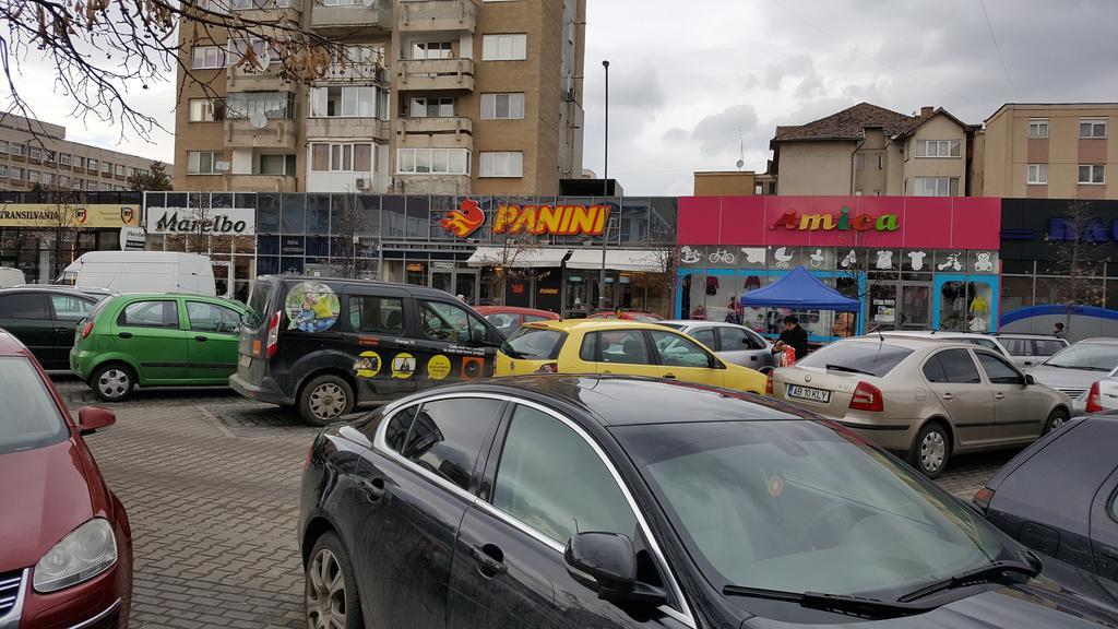 La Garson Apartment Alba Iulia Bagian luar foto