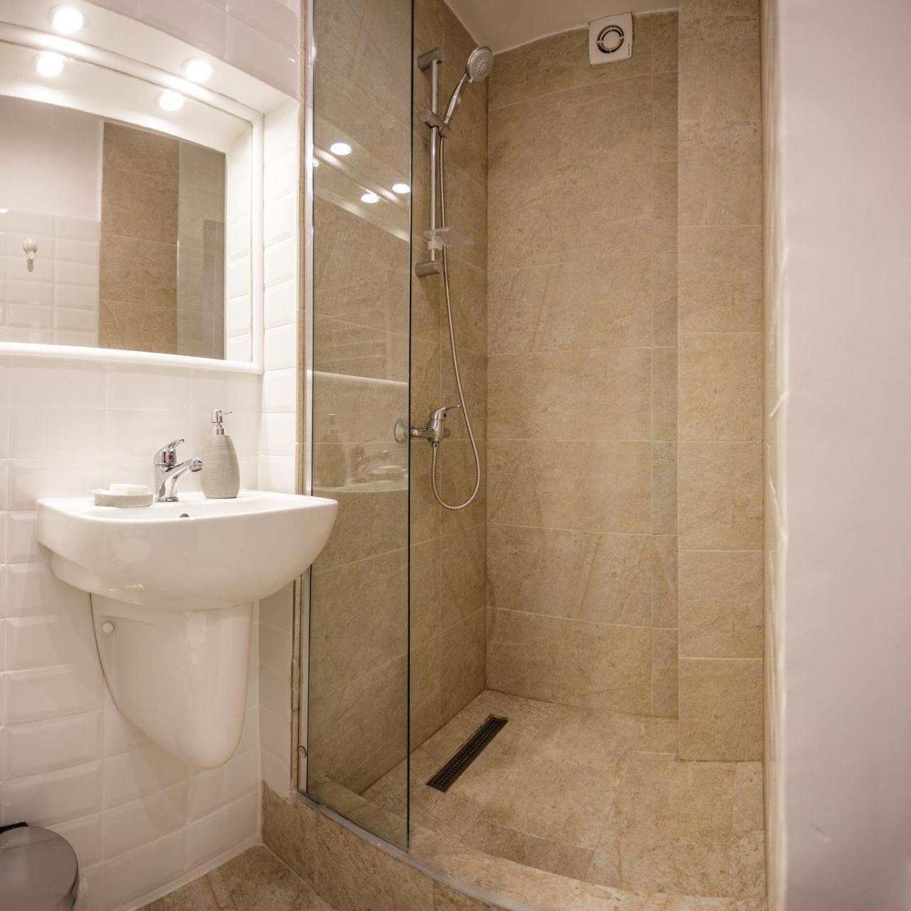 La Garson Apartment Alba Iulia Bagian luar foto